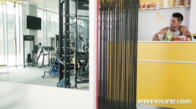 Czech pornstar Sarah Kay tryig anal