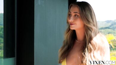 High-speed pounding leaves Lily Phillips gaping and soaked on the job