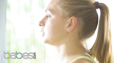 Ivana Sugar surrenders her ass for a high-velocity pounding and a messy finish