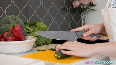 Total pussy saturation for Ellie Shou from her boyfriend's boss